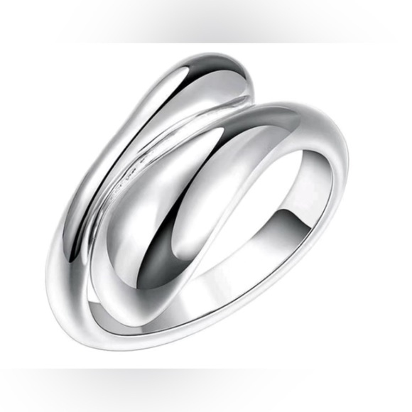 NWT Water Droplet Pendant Necklace Jewelry Set, Silver - Picture 4 of 7